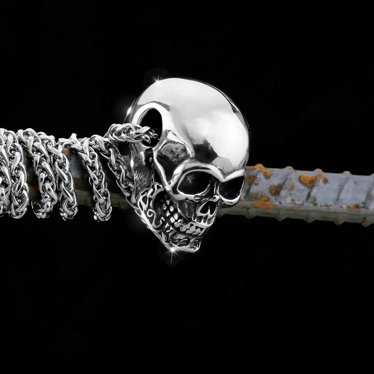 

Boutique Creative Vintage Viking Skull Necklace Nordic Men's Never Fade Stainless Steel Pendant Amulet Jewelry Hip Hop Amulet