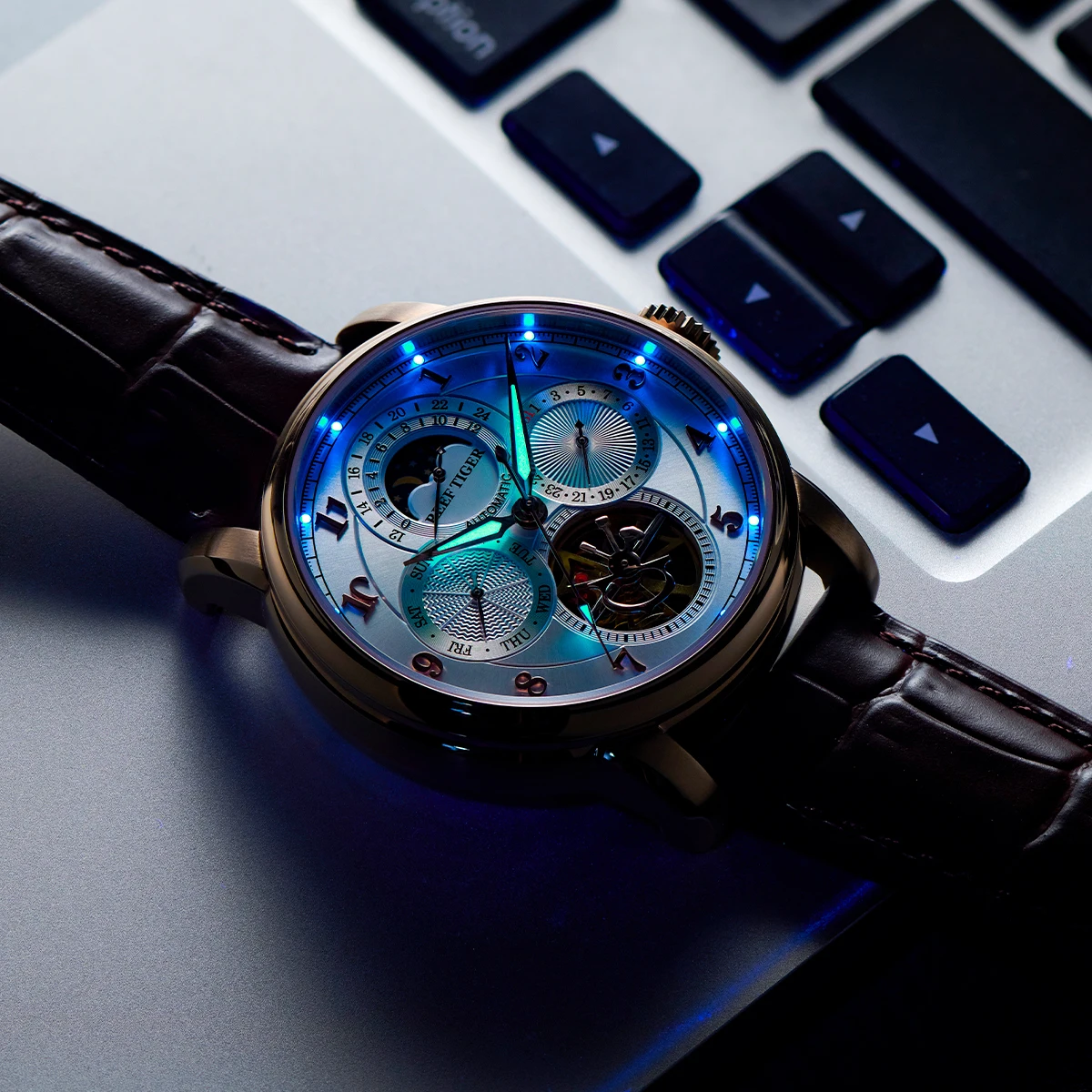Reef Tiger Artist Master III Fashion Men's 24 Hours Moonphase Automatic Watch Rose Gold Luminous Brown Leather Classic RGA1965