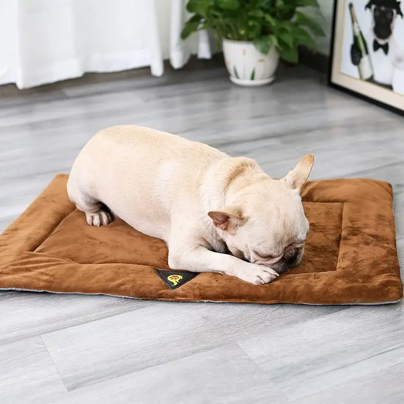 2023 Self-Heating Pet Pads Blanket Puppy Pad Warming Cushion Mat For Cats Dogs Small Pets With Thermal Body Heating Pad