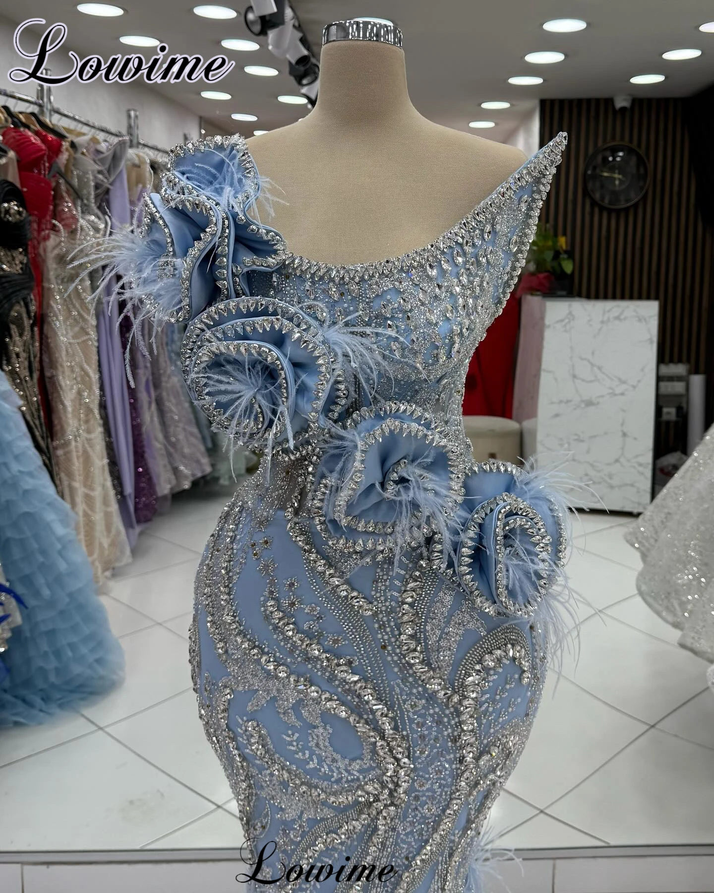 Newest Blue Prom Dresses With Feathers Crystals Strapless Evening Party Dresses For Women Celebrity Dress Robe Femme Customized