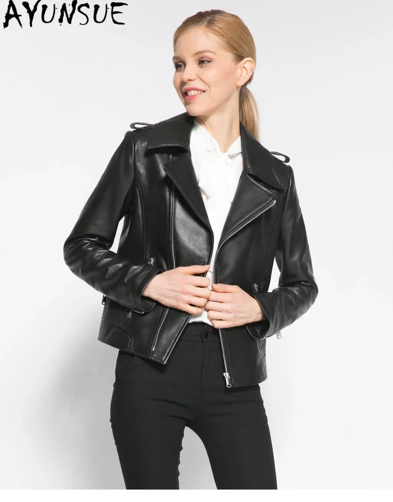 AYUNSUE-Chaqueta de piel de oveja auténtica para mujer, abrigo corto de motocicleta, ropa de otoño, novedad de 2024