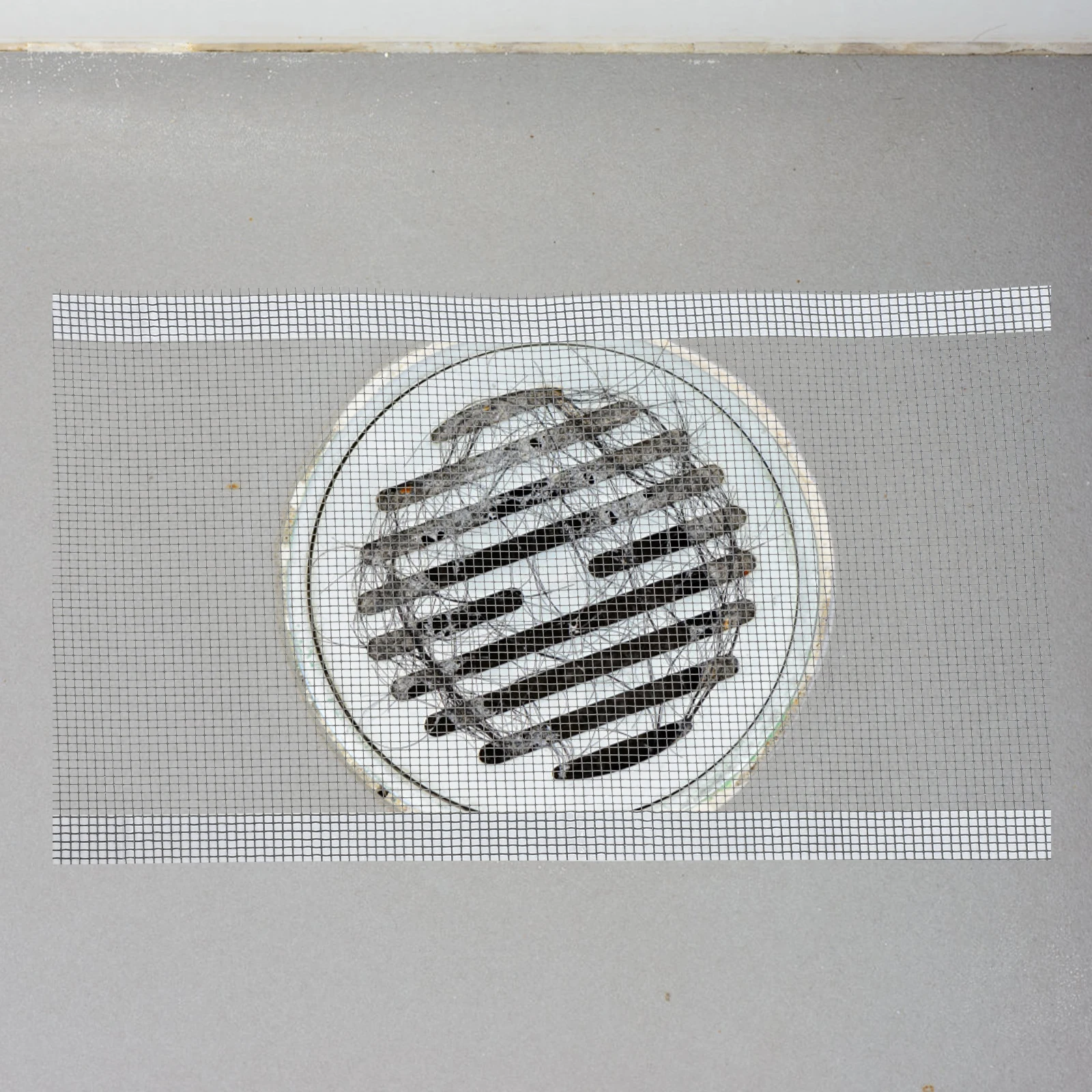 

1 Roll Disposable Shower Drain Floor Hair Catcher Mesh Sticker for Tub Bathroom Sink Drain Stopper Shower Hair Catcher