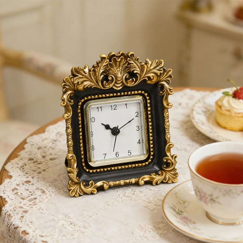 Luxury Table Clock Mini Bedroom Silent Desk Clocks Vintage Study Decorative Desktop Clock Elegant Design Small Clocks Ornament