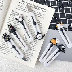 Cuchillo de Halloween de dibujos animados para estudiantes, Mini cortador de papel portátil, cortador de caja Kawaii de seguridad, suministros escolares, 1 unidad