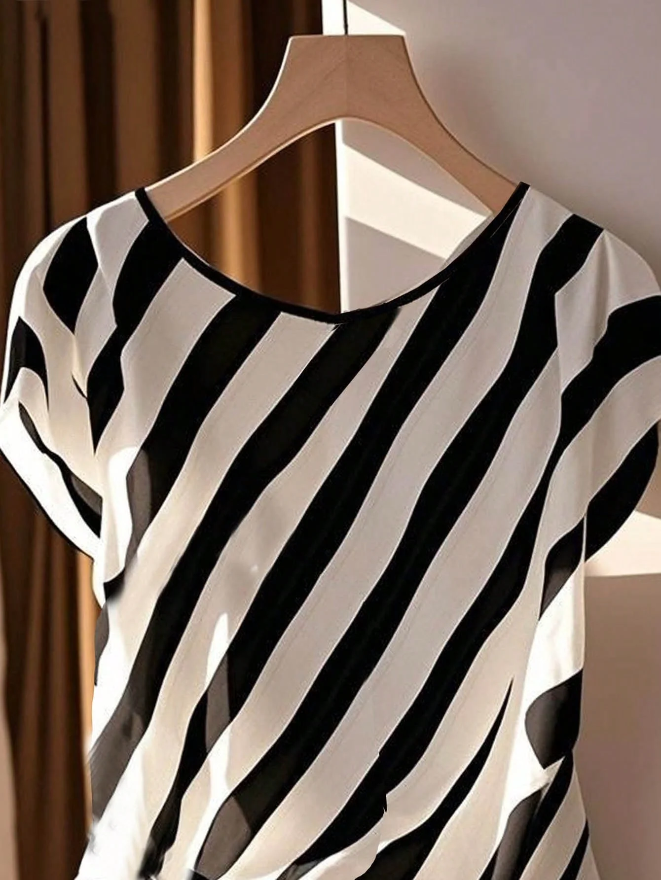 Women's Summer Casual Striped Round Neck Sleeveless Bow Pleated Shirt