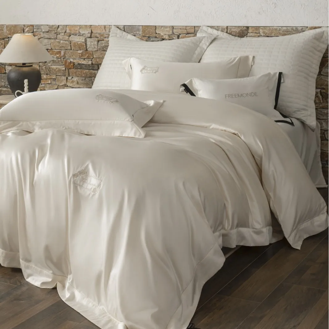 Luxury Embroidery Bedding Set Soft Silky Duvet Cover Set Solid Color Bed Sheet Pillowcase Single Double Bedsheet King/Queen Size