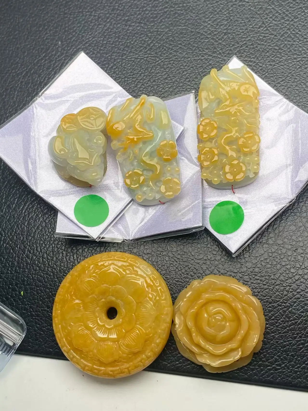1pcs/lot Natural jadeite jade pendant featuring Dragon Guanyin Buddha Pixiu square plaque seal, safety buckle zodiac cabbage