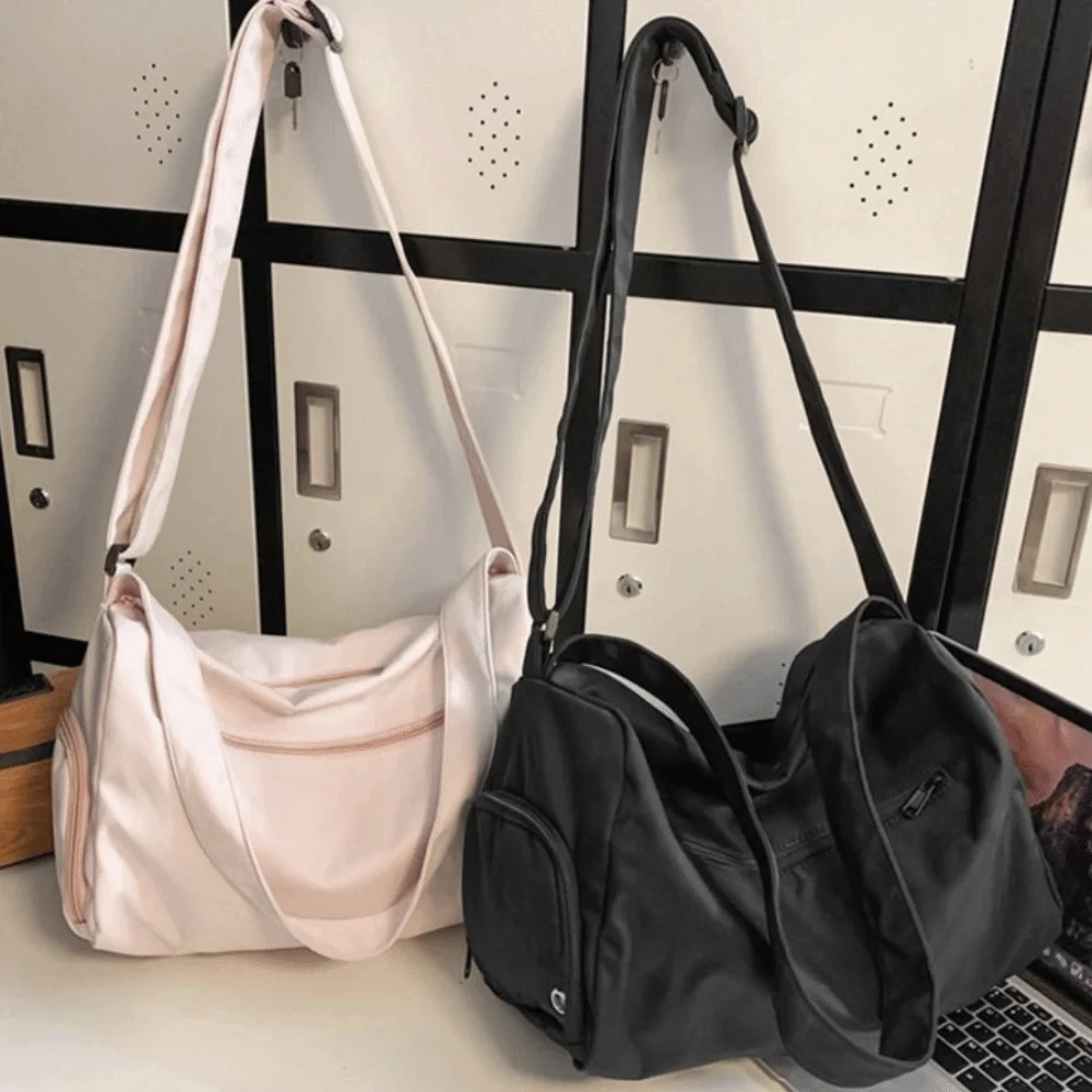 Fashion Large Capacity Travel Duffle Bag Handheld Waterproof Travel Luggage Bag Sports Business Trip Messenger Bag Female