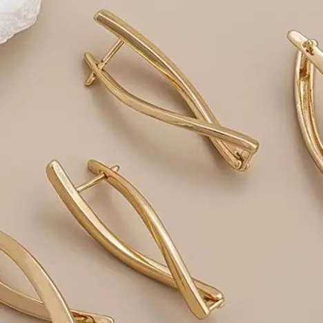 

14K Gold-Plated Twisted Fish-Shaped Earrings Fashion Light Luxury DIY Ear Jewelry Handmade Material Ear Buckles