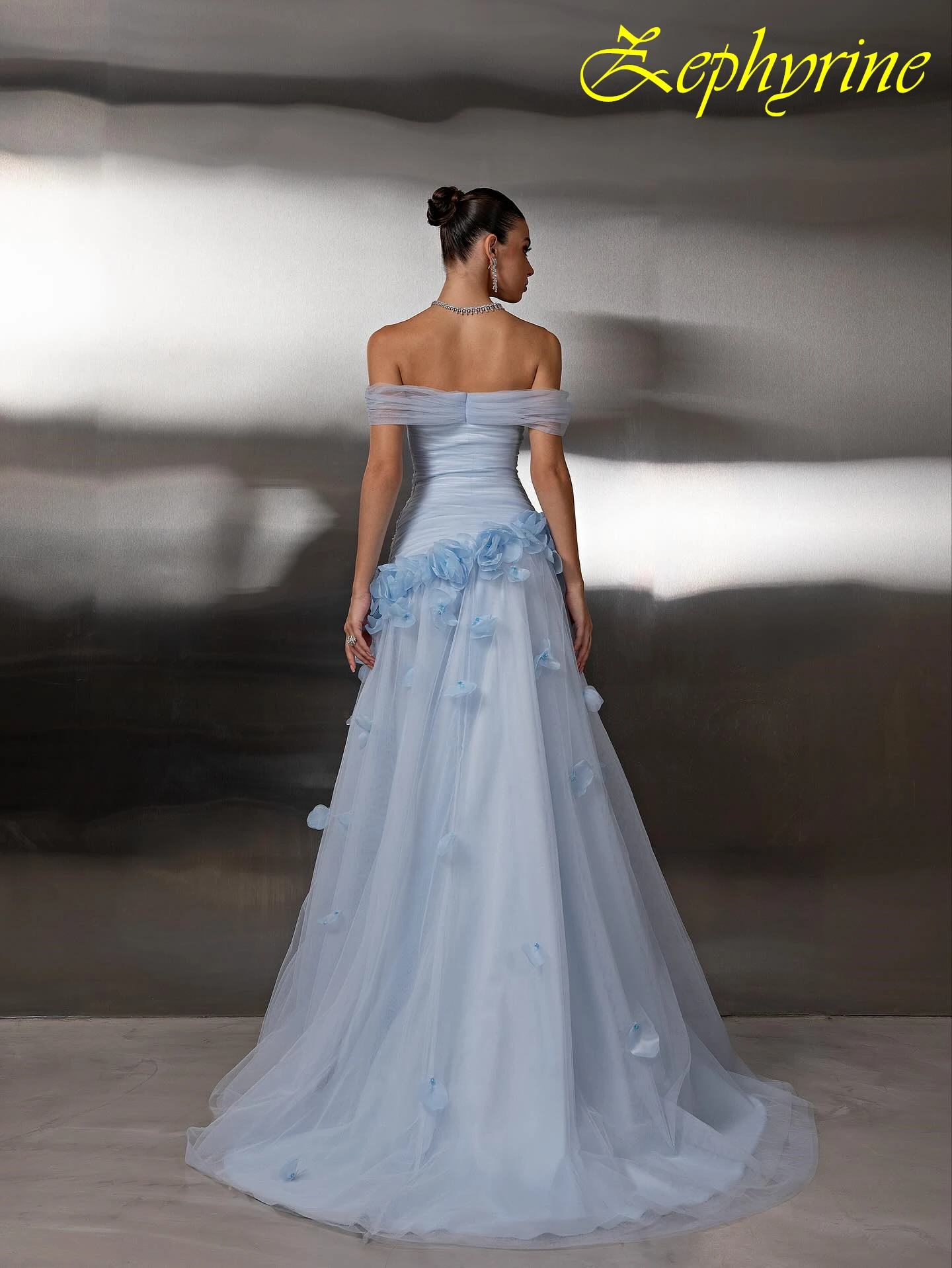 Abito da sera formale elegante con scollo a barchetta a-line personalizzato. Abiti da cerimonia delicati su misura. Abito da festa moderno alla moda