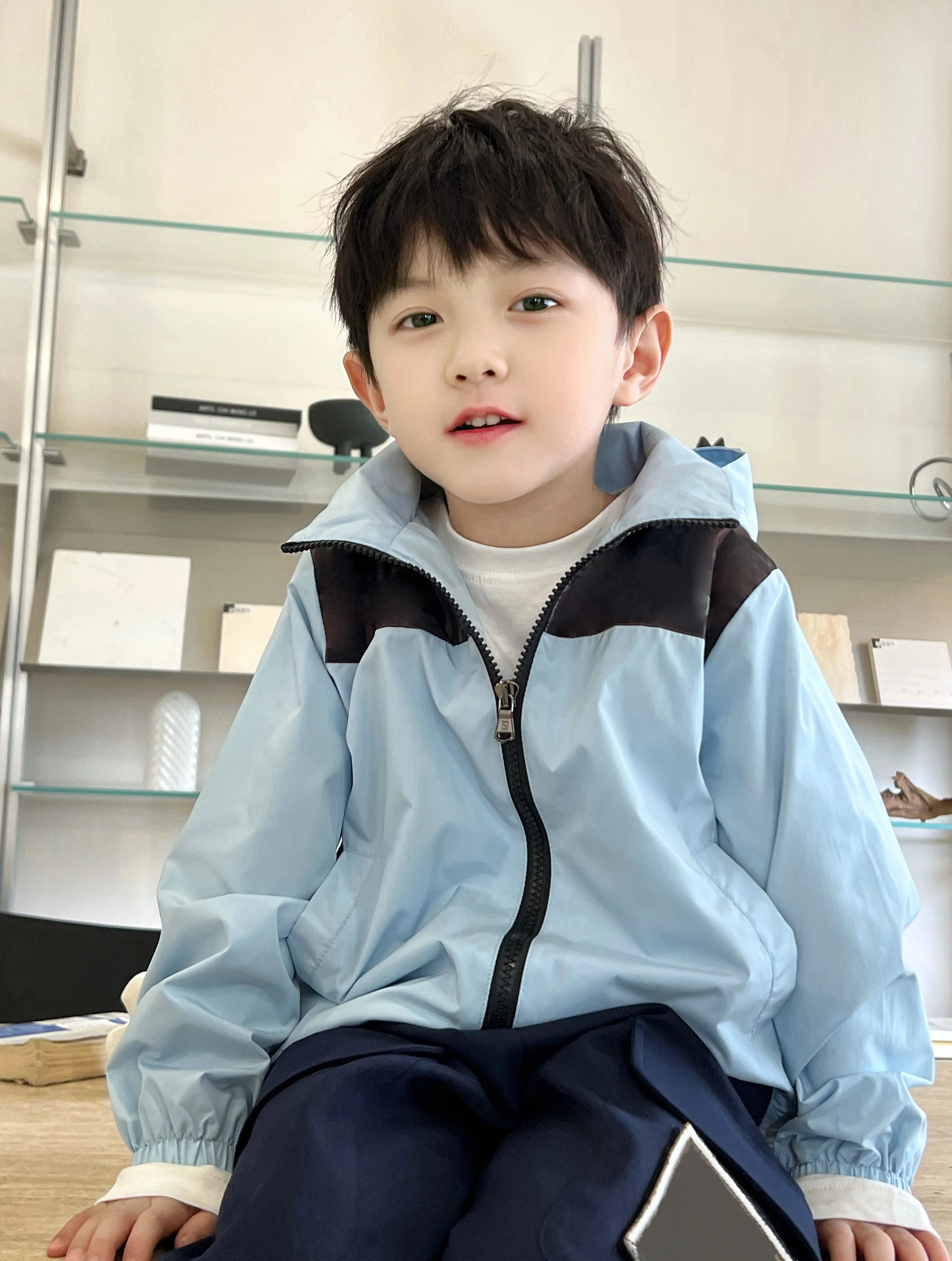 

Autumn New Boys And Girls Can Wear Khaki And Blue Color-Blocked Hooded Windbreaker Jacket