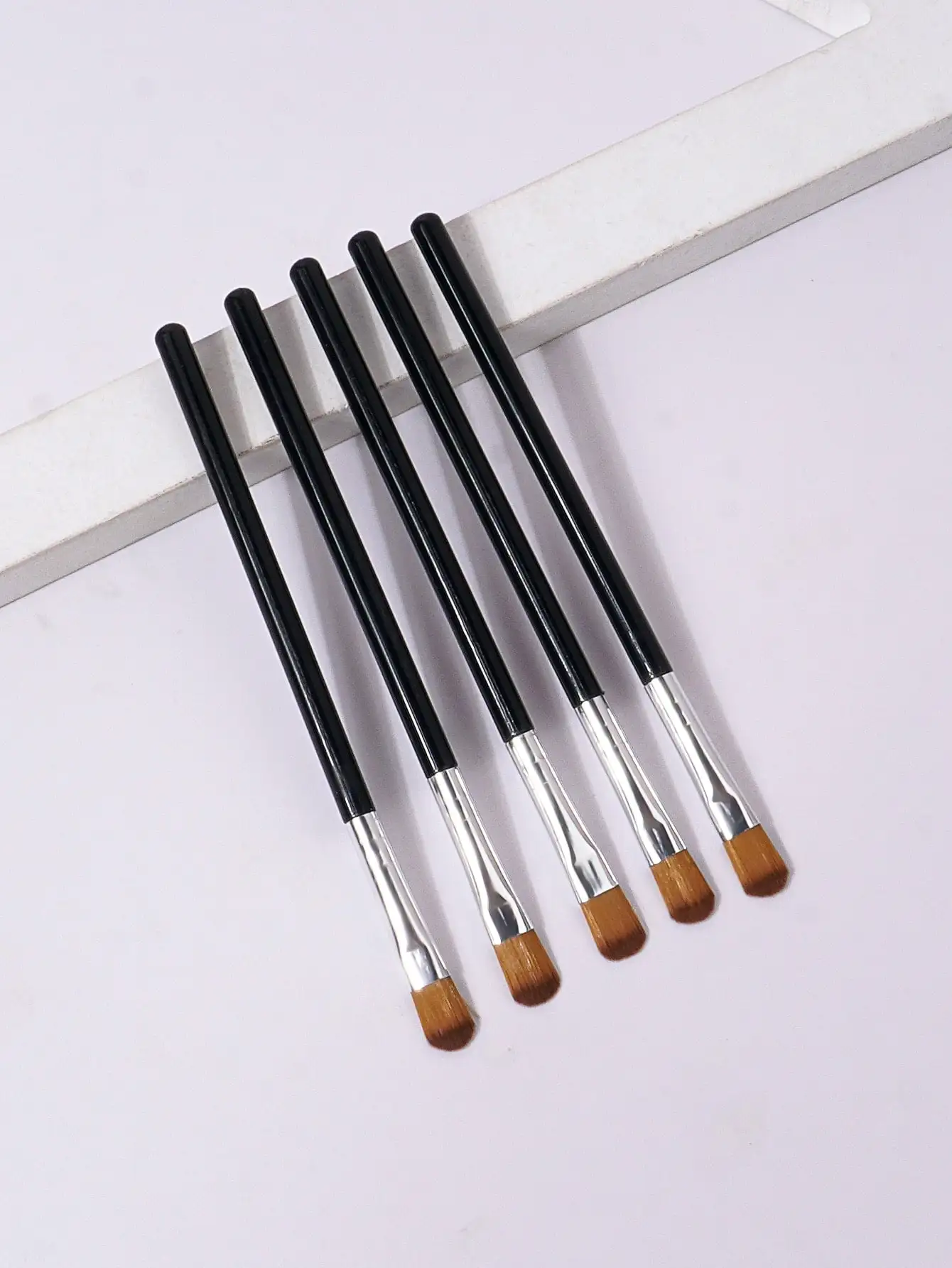 Oblate The Line Brush Ultra-thin Lip Line Eyebrow Concealer Brushes Detail Concealer Makeup Tool Lip Brow Contour The Line Brush