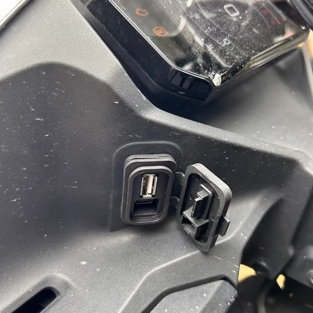 Motorcycle USB Charger Power Type C Port Quickly Charging Interface Socket Outlet For CFMOTO 300SR Sport 300SS 250SR 250SRS 300