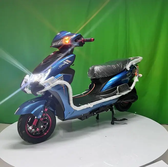 Scooter Elétrica CKD para Adultos, Motocicleta Elétrica, 2000W, Venda Quente, Preço Baixo, Atacado