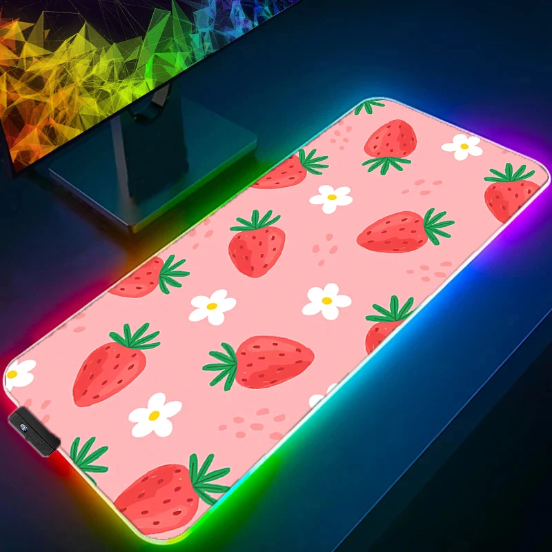 Alas Mouse LED RGB Alas Meja Alas Main Anime Pola Stroberi Alas Mouse Gaming Komputer dan Kantor Alas Keyboard Kabinet Gamer