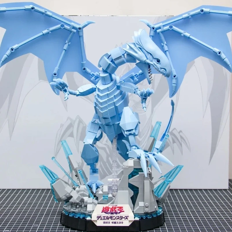 

Yu-Gi-Oh Building Blocks Blue-Eyes White Dragon Anime Peripheral Model Desktop Ornaments Splicing Trendy Toys Collection Gift