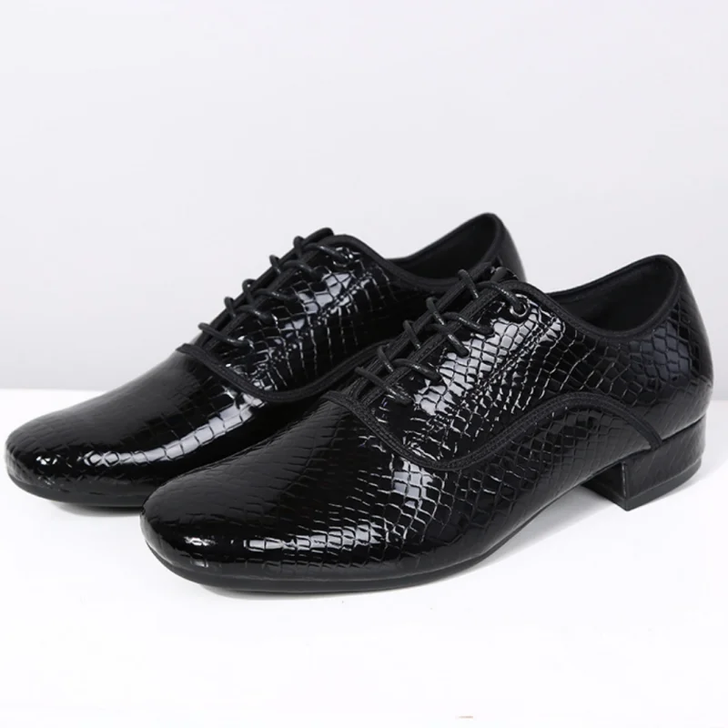 Chaussures de danse latine à talons bas de 3CM pour hommes, chaussures de Salsa professionnelles noires pour salle de bal/extérieur, en cuir verni, grande taille