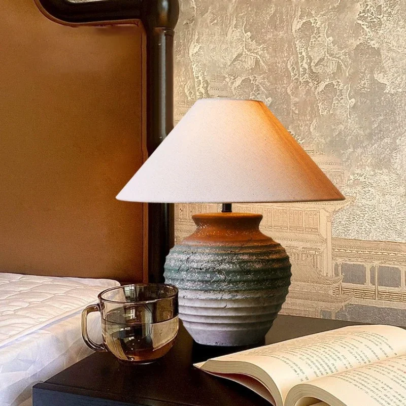 

SANDYHA Уникальный ретро керамический торшер, светодиодное освещение, стильный дизайн керамической банки, идеально подходит для спальни, гостиной, внутреннего декора