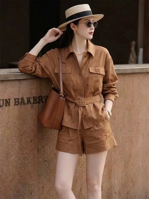 Conjunto de Camisa y Pantalones Cortos de Lino y Algodón Fino para Verano, Estilo Casual para Mujer, Color Marrón, Dos Piezas, Look Moderno