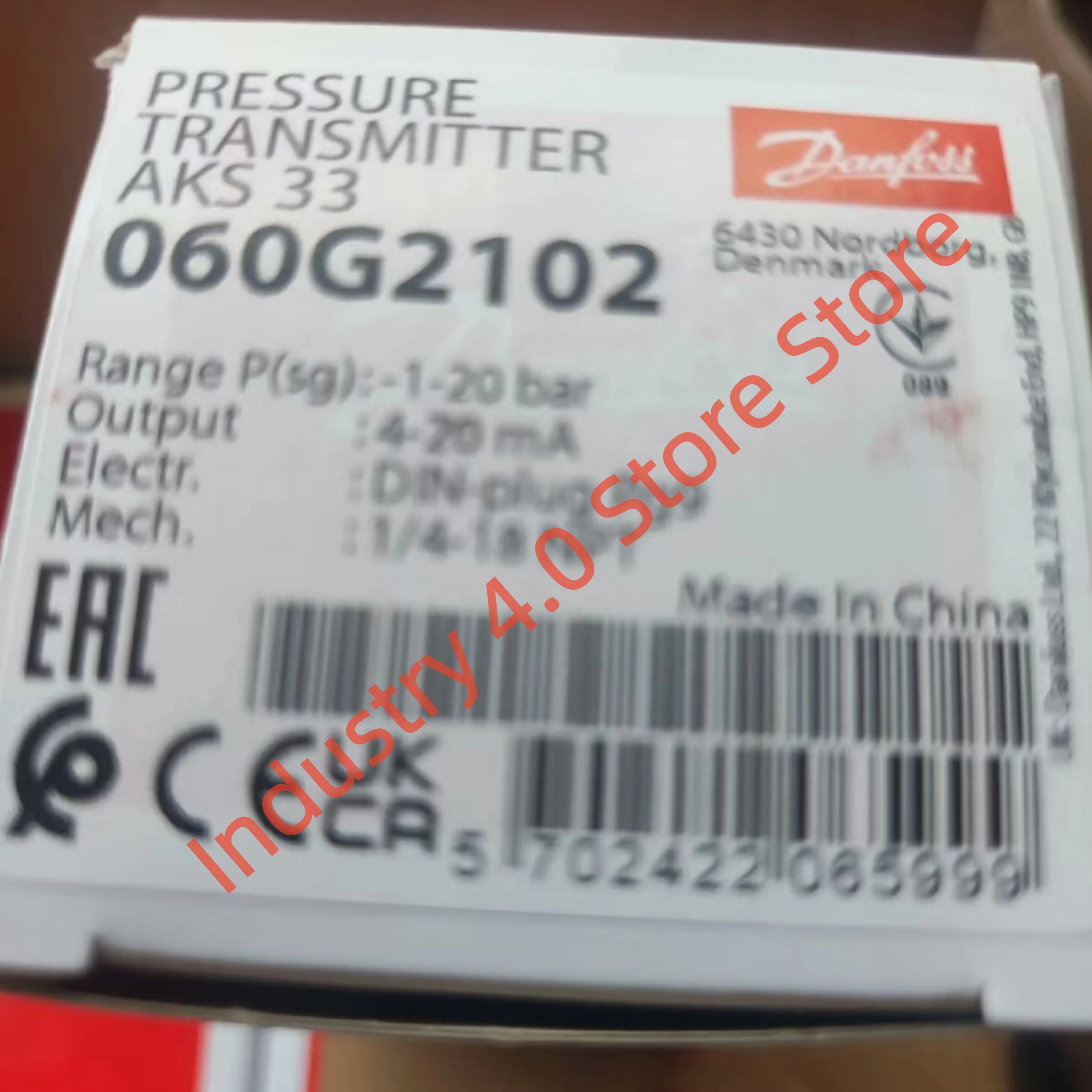 

New in box 060G2102 AKS33 060G2103 AKS33 pressure sensor