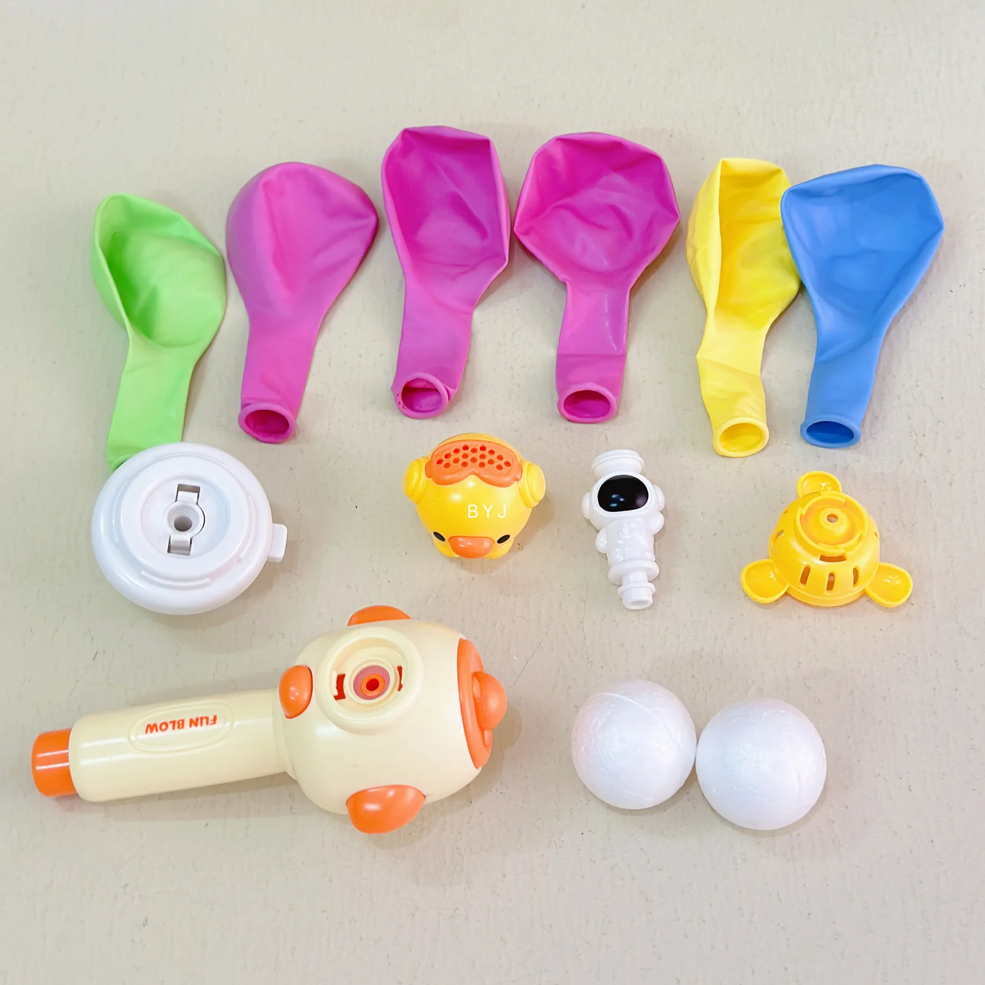 モンテッソーリおもちゃ 子供用 ホイッスルボール吹きフローティングブローパイプボール付き スリーインワン感覚微細運動能力教育玩具