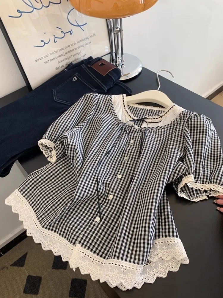 

Корейский дизайн, кружевная отделка, летний молодежный универсальный топ в клетку, круглый вырез, новый стиль