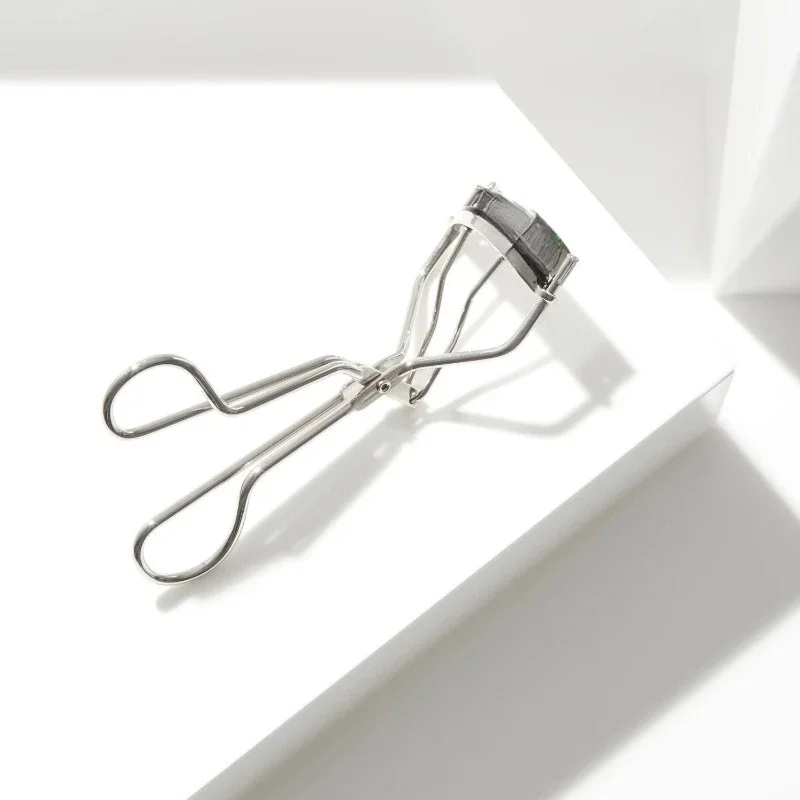 

HOME.new Classic Lash Curler,Reaches every lash for an effortless curl,Fast delivery