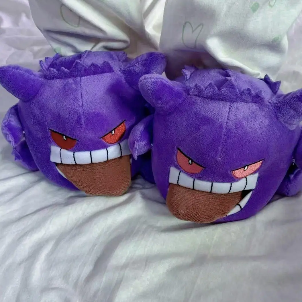 

Забавные тапочки Gengar с вылезающим языком, мягкая подошва, милые, уютные, теплые зимние домашние тапочки для пары, подарки-игрушки 2026 Kawaii