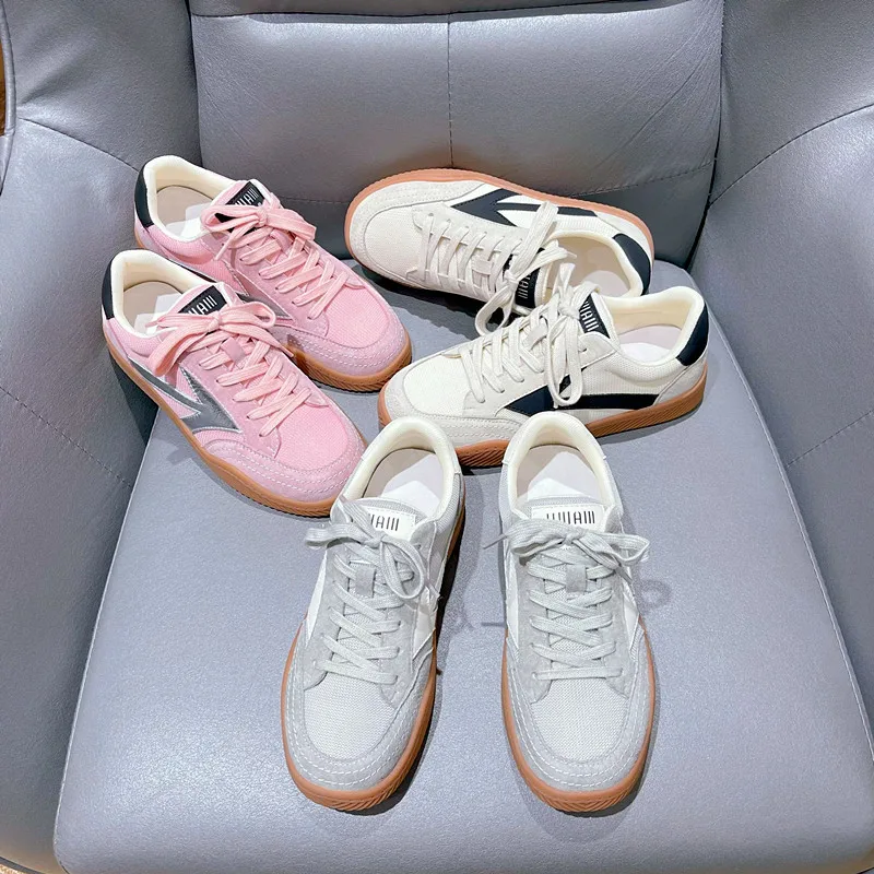 Sneakers Casual da donna 2023 autunno nuovo stile Sneaker scarpe Casual traspiranti piccole scarpe bianche scarpe da donna piatte da donna