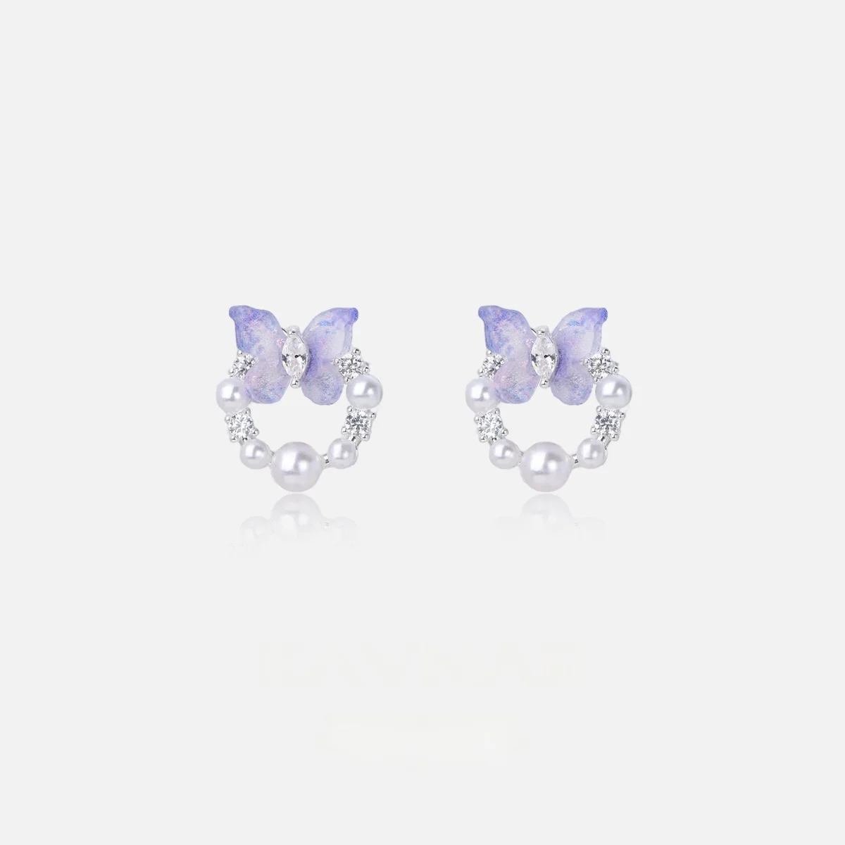 

Ethereal Purple Butterfly Delicate 925 Sterling Silver Stud Earrings Fashionable Elegant Ear Jewelry Resin Artwork Women's Gift