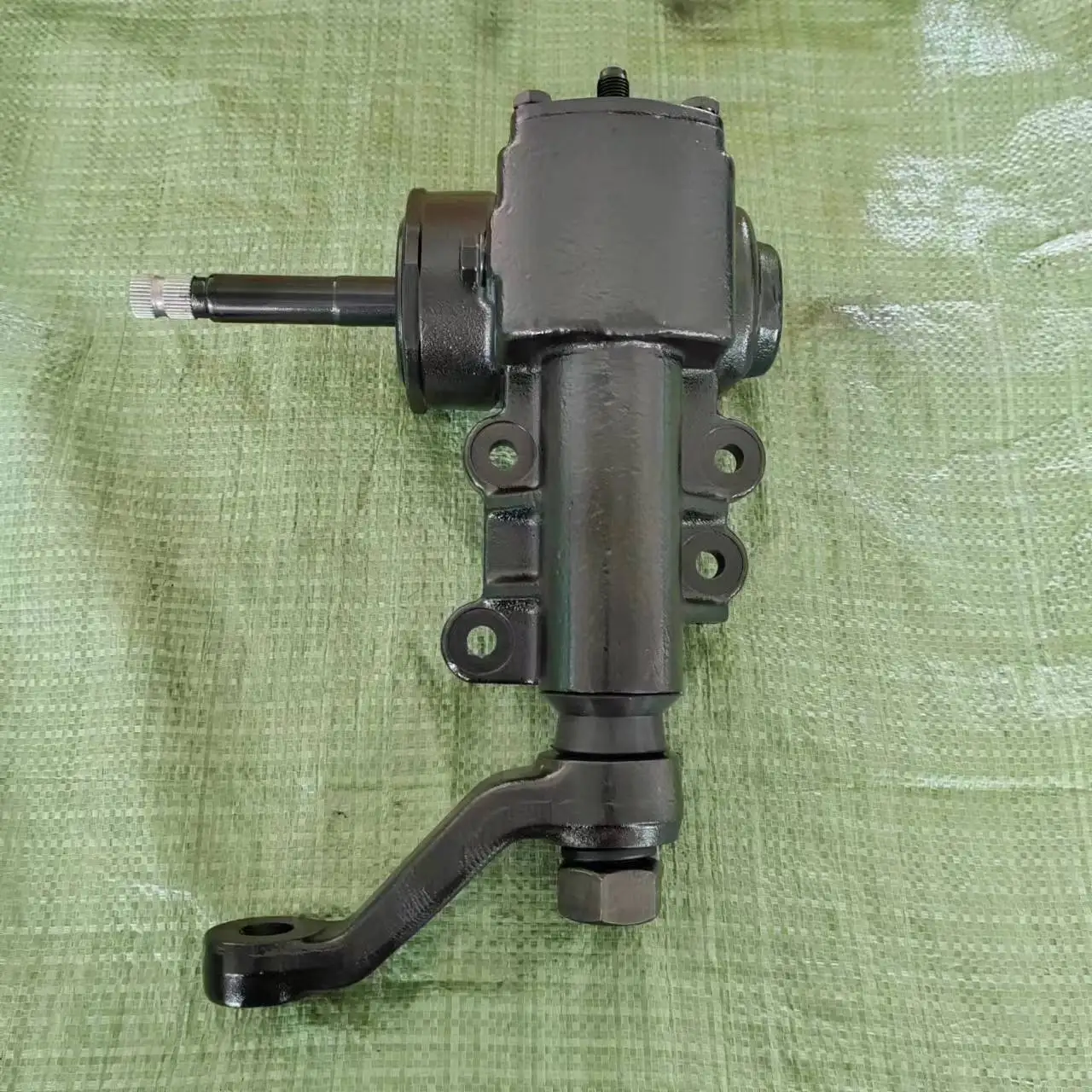 F032 Manual Steering Box ,steering Rack For ISUZU TFR,TFS 8-94173299-5, 8-97045-345-0