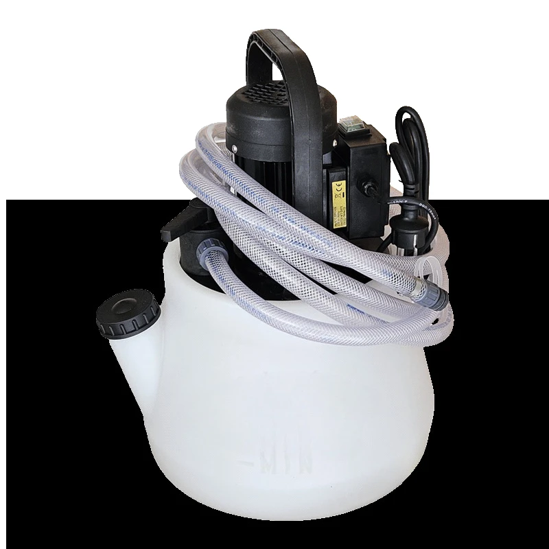 

Reverse flow descaling pump for cleaning equipment