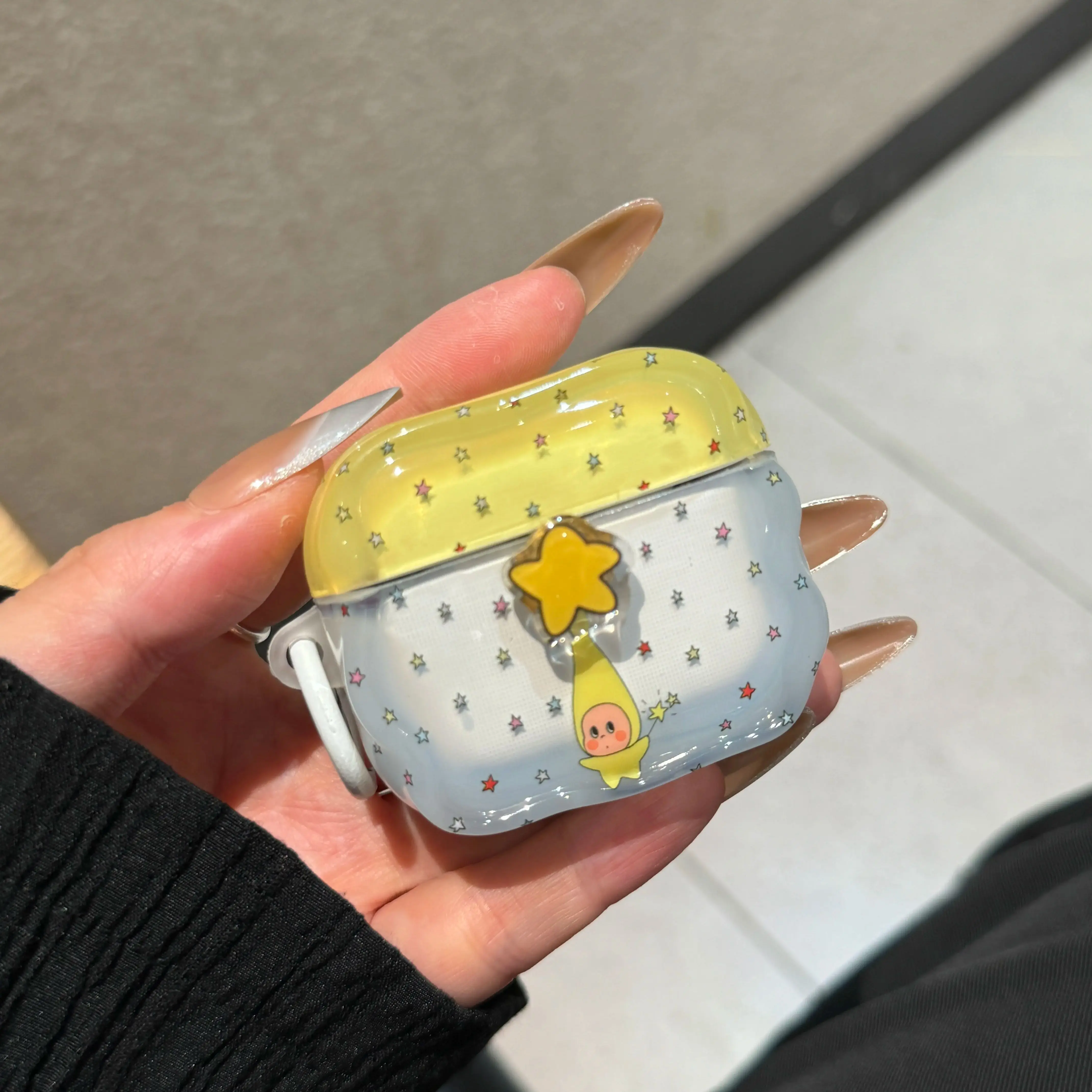 เคสซิลิโคนลายการ์ตูนเด็กน่ารักสำหรับ AirPods Pro3 1/2/3/4/Pro, ป้องกันแรงกระแทก พร้อมสายคล้องข้อมือ ดีไซน์แฟชั่นน่ารัก