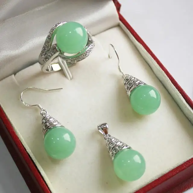 

Hot! beautiful new jewelry silver plated + 12mm light green jade pendant, earring, , ring set