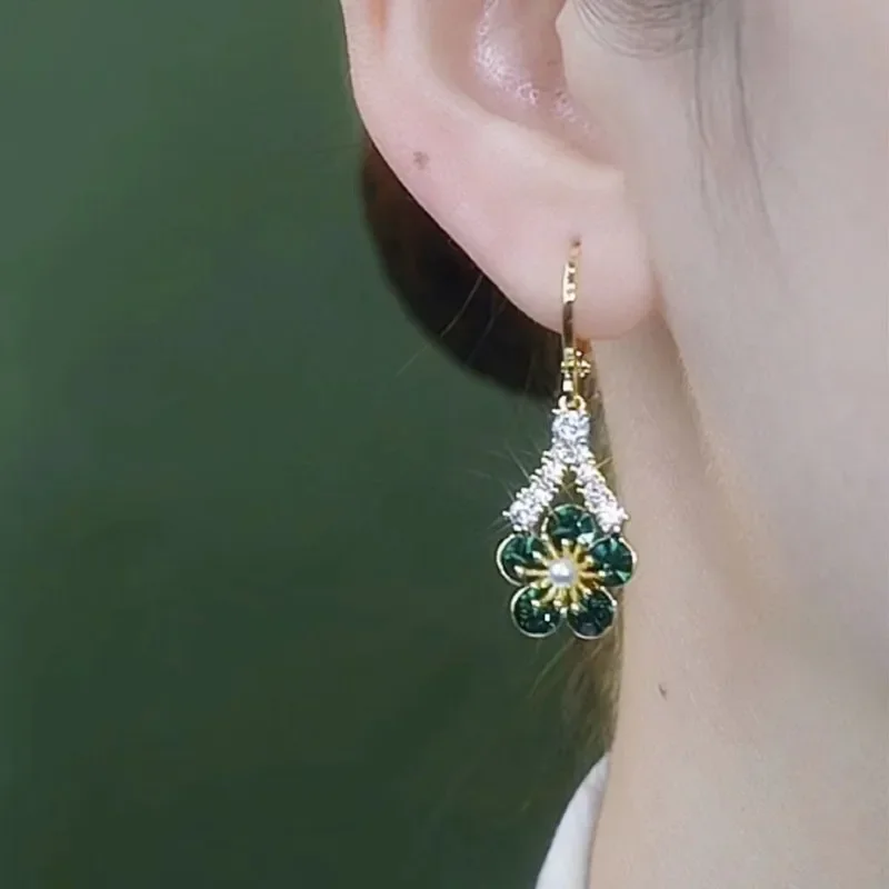 Nuovi orecchini di fiori di cristallo verde di lusso estivo per le donne accessori quotidiani personalizzati alla moda gioielli per feste regali di