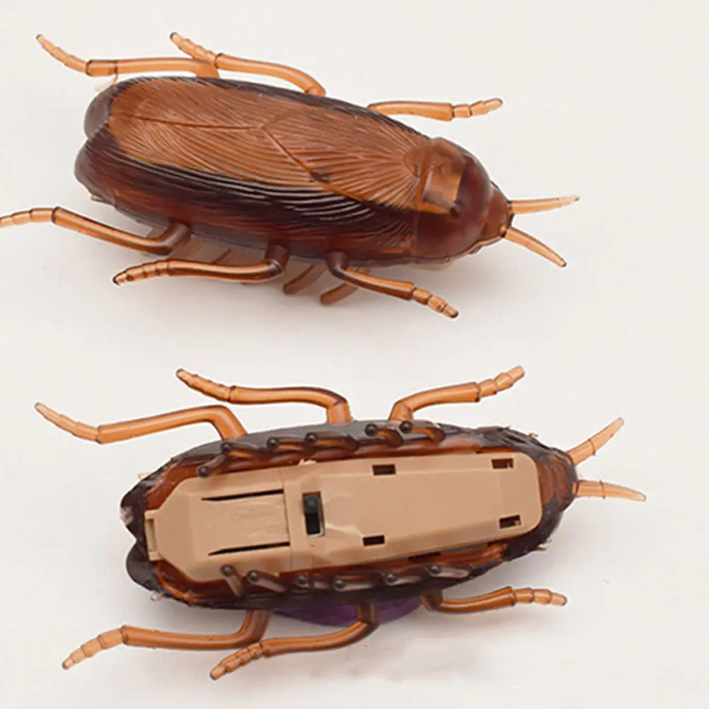

2Pcs Electric Cockroach Mice Vibration Prank Props Automatic Direction Adjusting Scary Gadget for Festive Parties