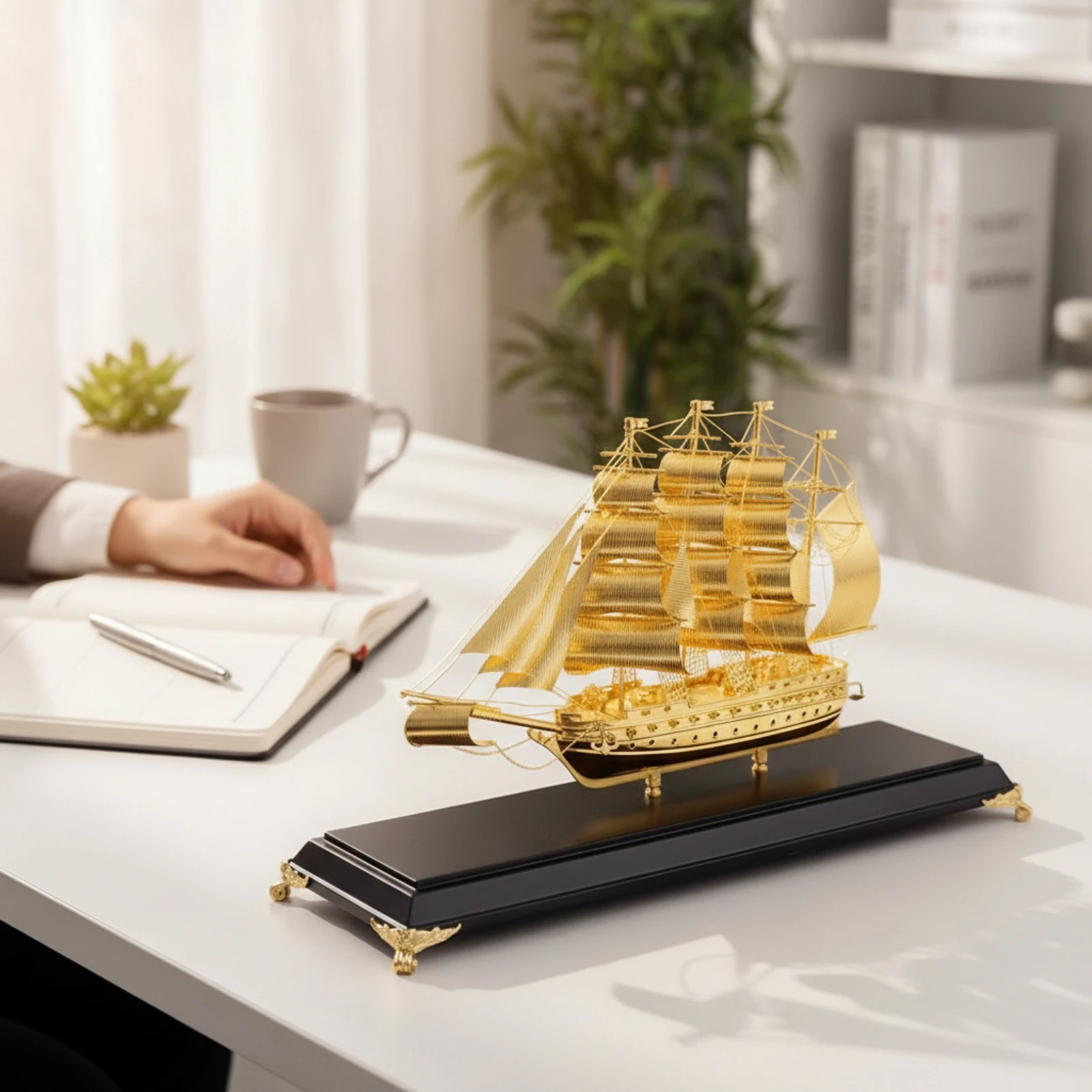 Sailboat Model Nautical Sailboat Decor Model Ship with Base Gold-Toned Miniature Sailing Boat Shiny for Collectors, Desk