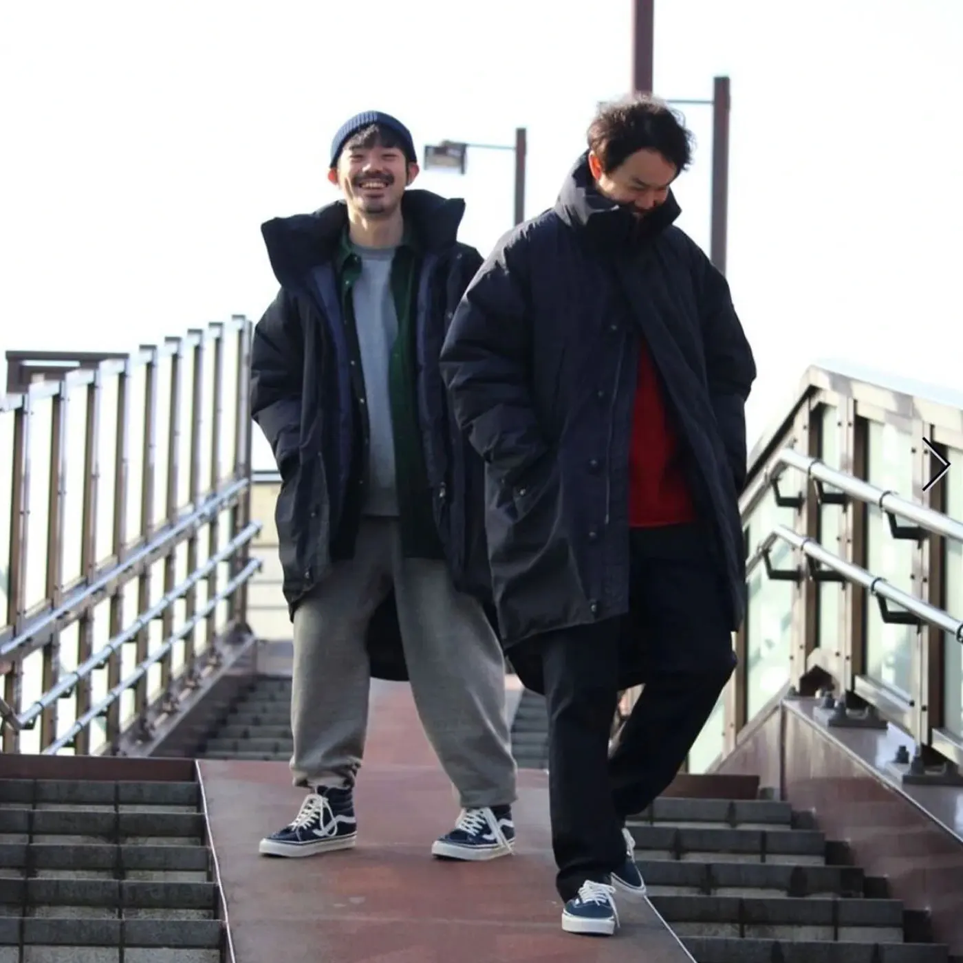 معطف سترة ناناميكا طويل طويل بالضغط الكامل بالغراء