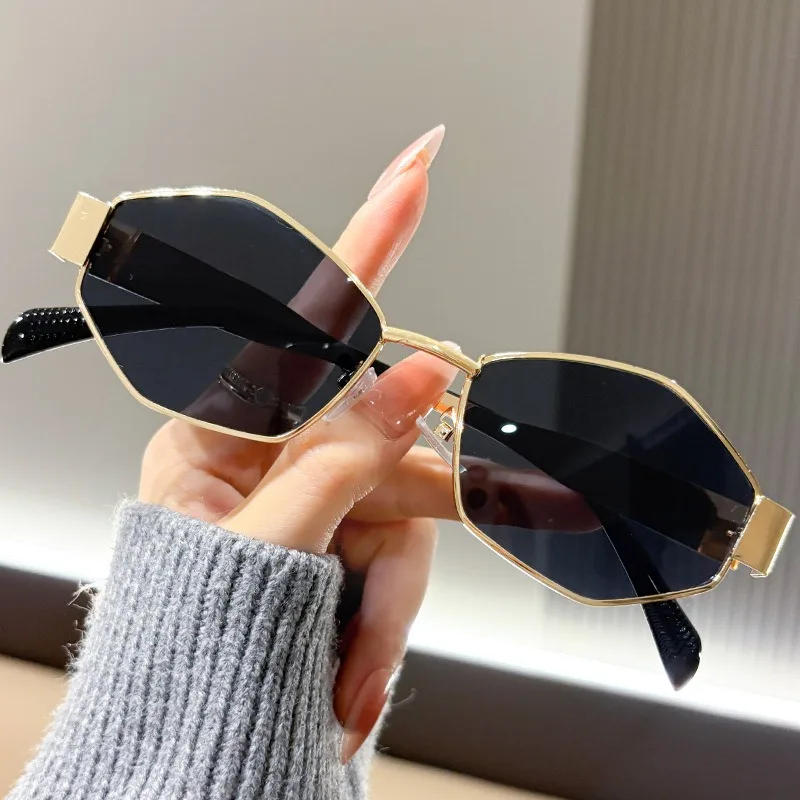 Popular fashion sunglasses, polygonal metal sunglasses, women\'s high-end fashion street photography sunglasses