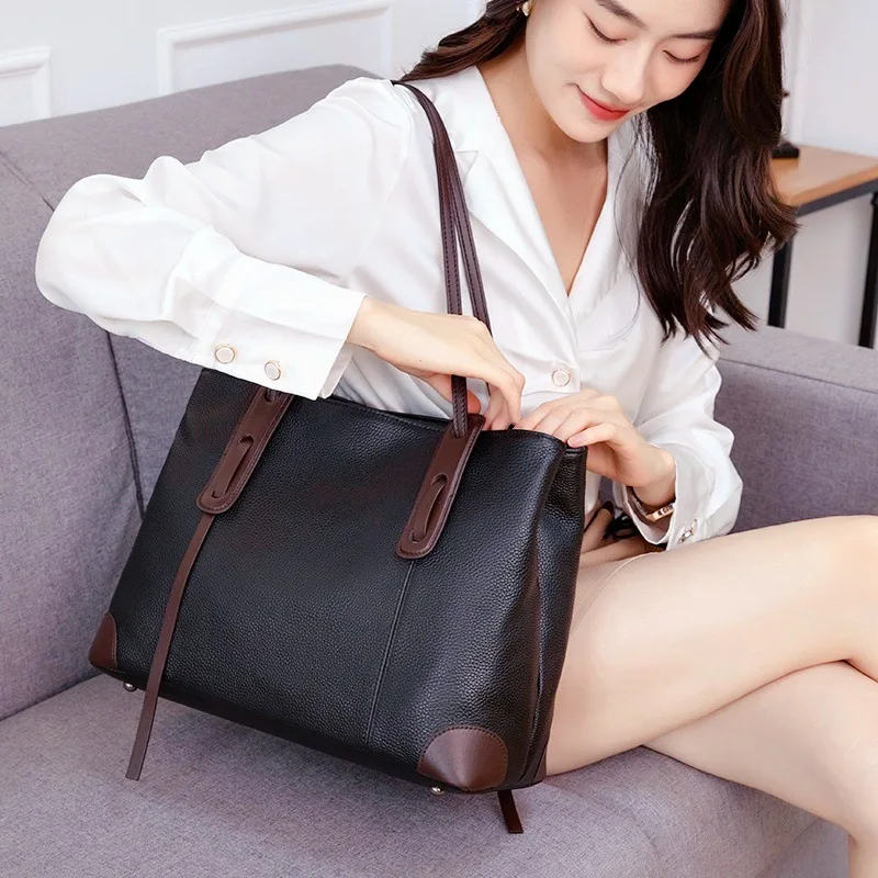 

Vintage Lychee Pattern Tote Bag for Women, Large Capacity Commuter Handbag, Color-Block Shoulder Bag for Women, Lychee Pattern Color-Block Design