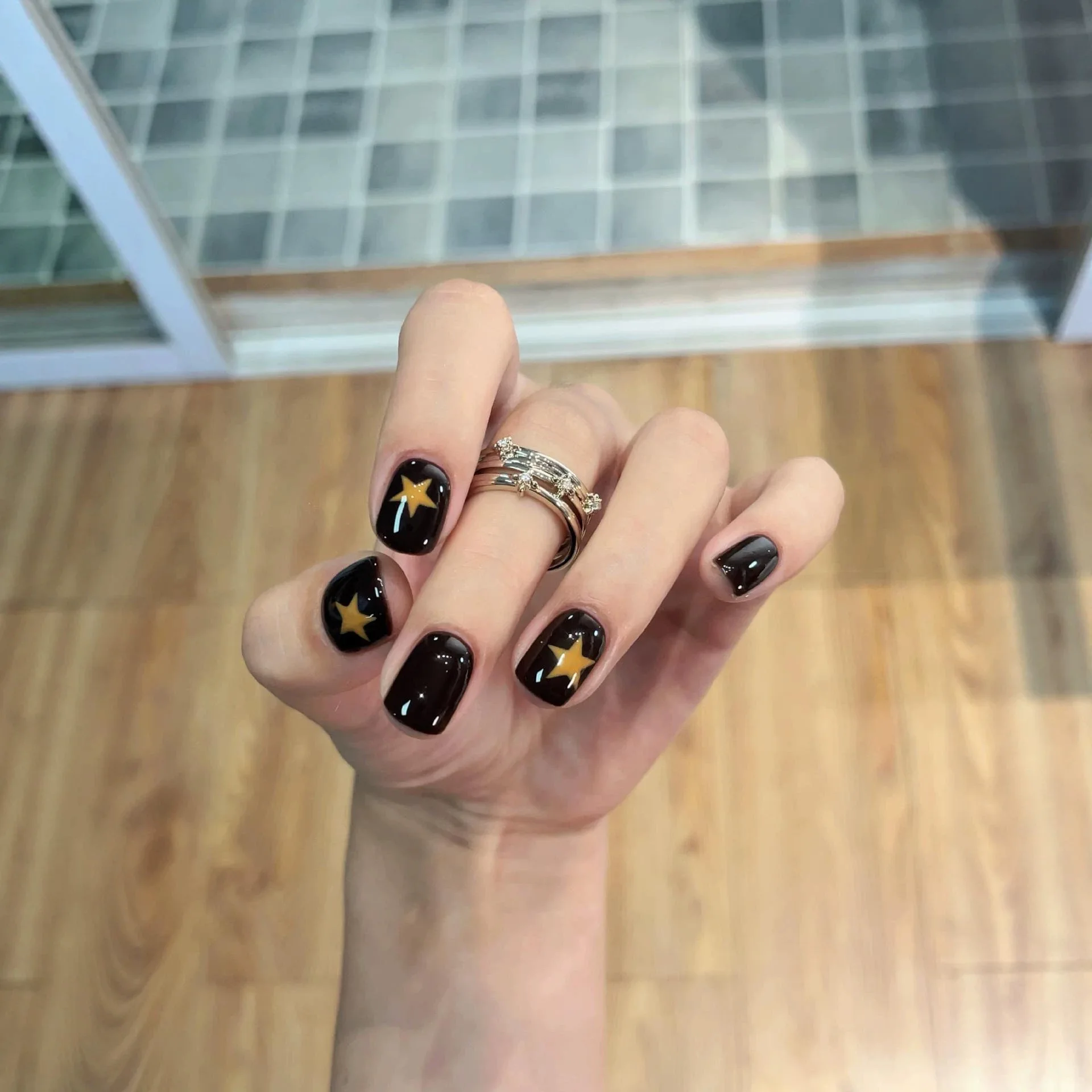 10pcs Handmade Short Press On Nails Black Background Yellow Star Design Sweet Cool Fake Nails Wearable Nails Art Tips Spice Girl