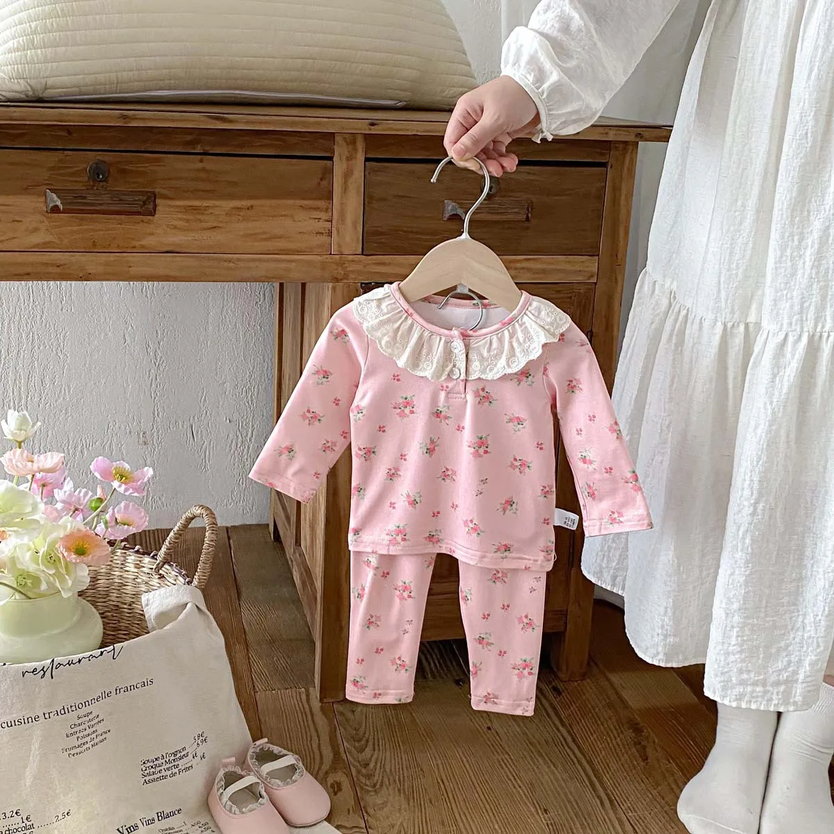 Spring and Autumn Style Girls' Printed Home Suit Set, Children's Stylish Lace Doll Collar Long Sleeved Base Two-piece Set