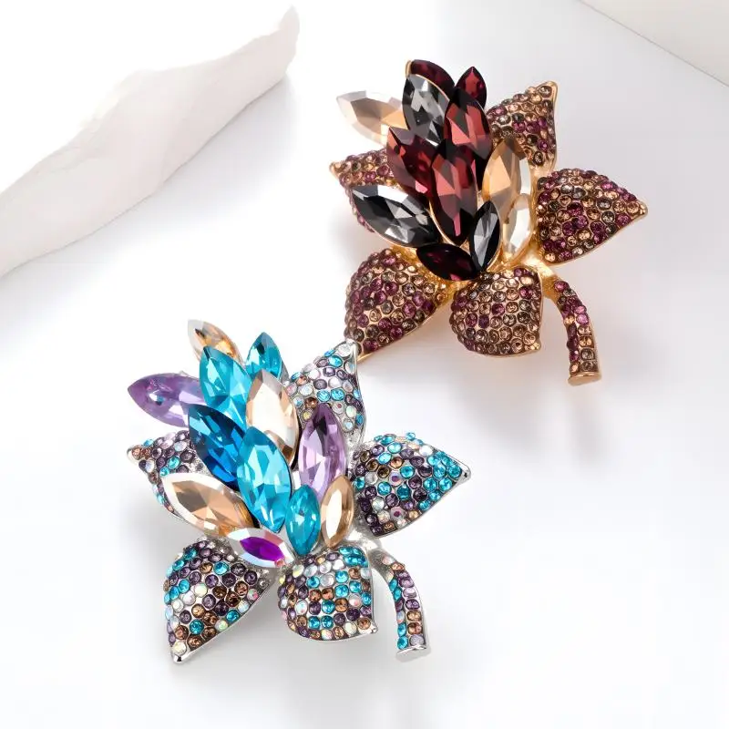 Rhinestone Feather Brooch Elegant Black White Style Jewelry for Women Coat Formal Event Wedding Bridesmaid Outfit Accessory