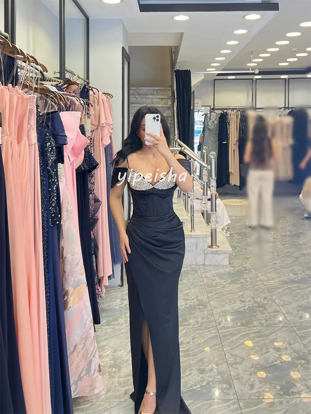 تخصيص جودة عالية الكلاسيكية Charmeuse حجر الراين الطية حورية البحر خارج على الكتف فساتين طويلة مخصصة فساتين المناسبات الرجعية