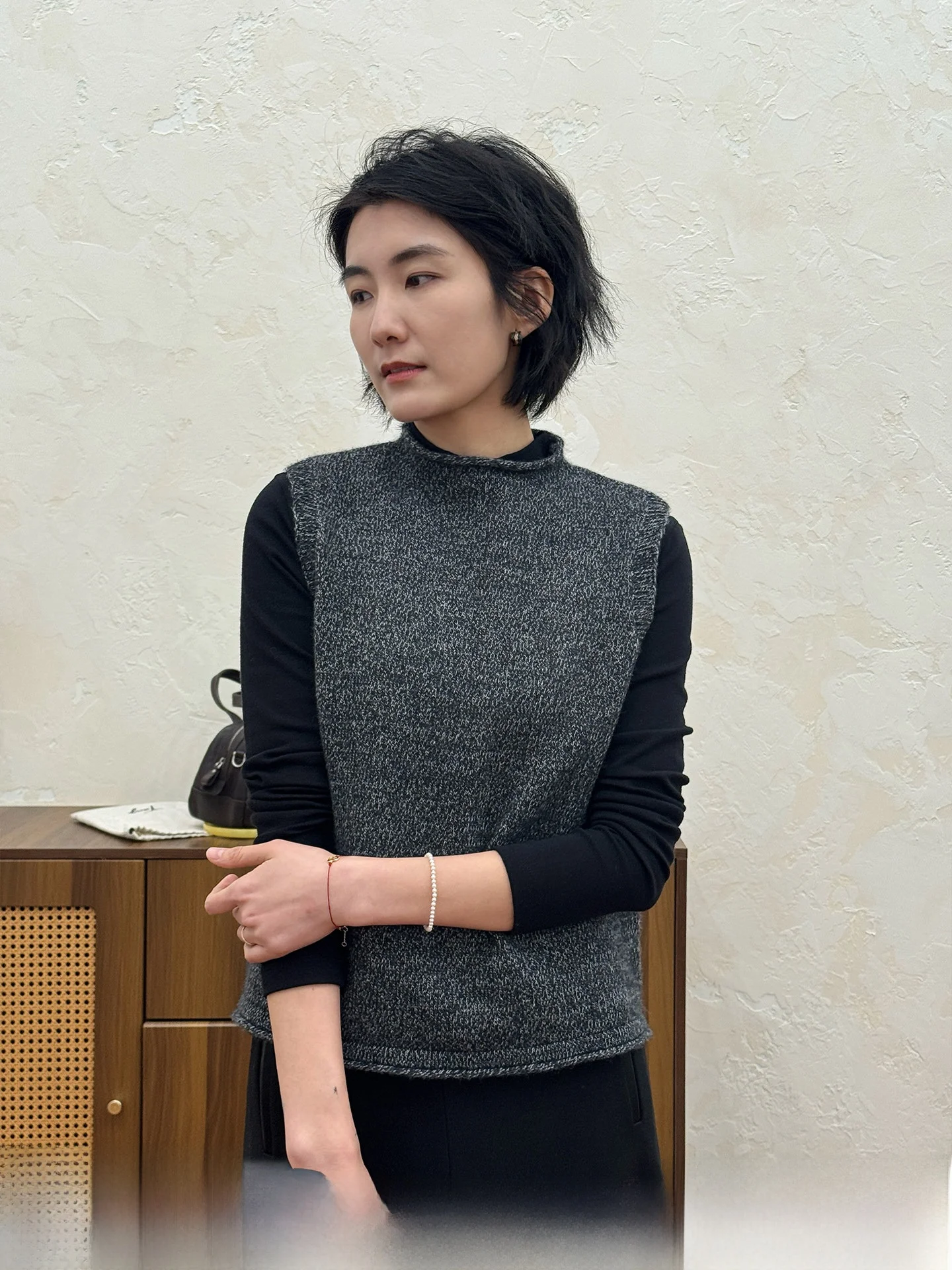 

Langqing Tong Women's Woolen Knitted Vest Grey Half High Collar Spring 2026 New Style Warm Inner Wear Casual Basic Style