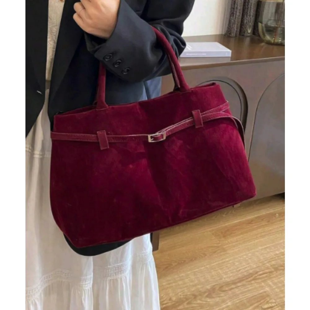

Autumn and winter matte retro bag women's large capacity 2025 new casual shoulder handbag to work commuter care