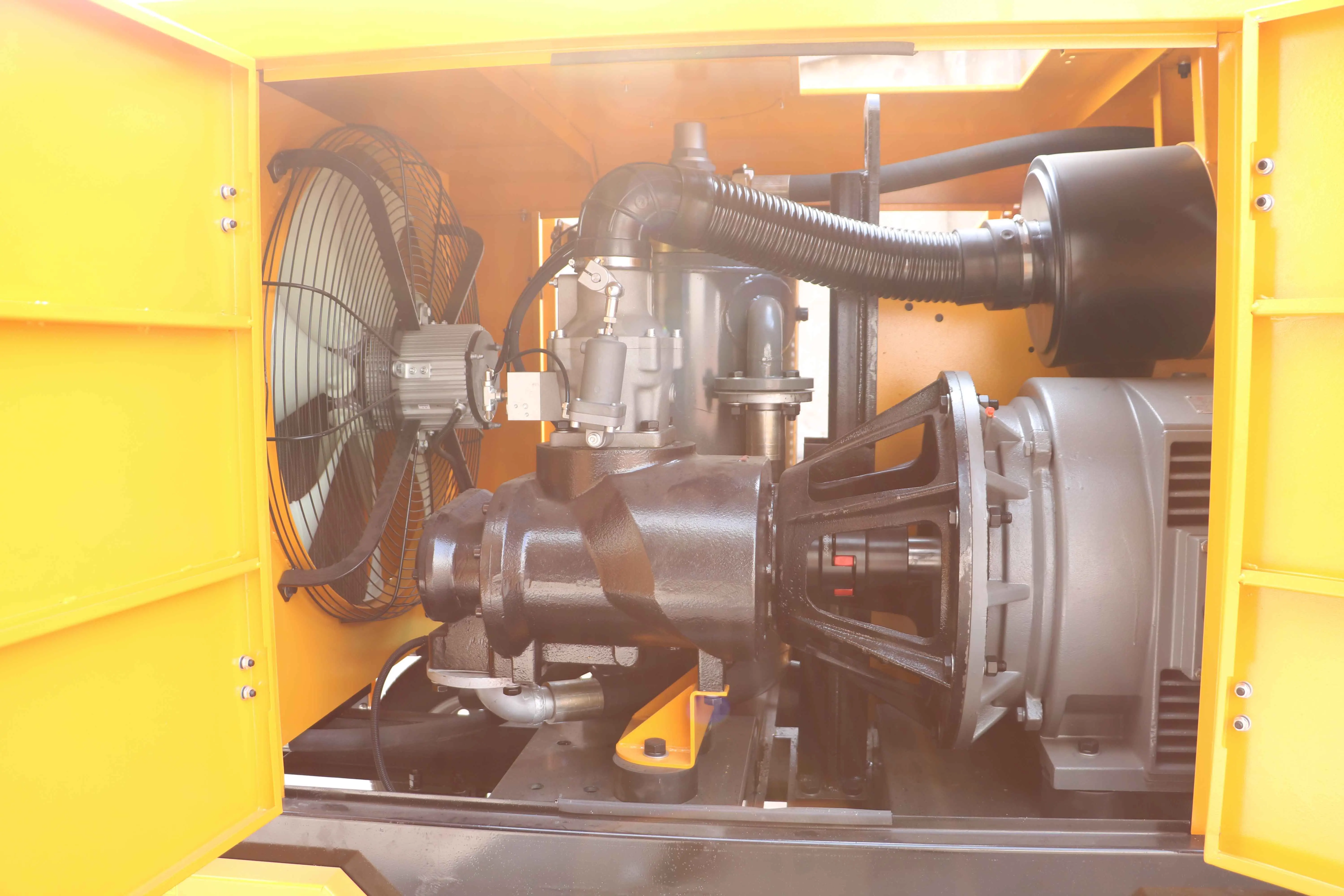 Compressor de ar elétrico de parafuso de vendas diretas da fábrica 13m3/min máquina portátil compressor de ar com rodas