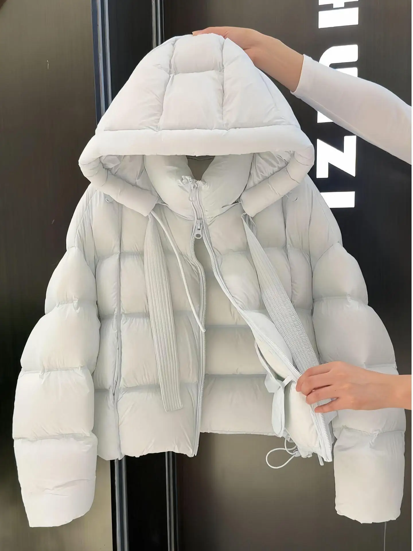 Korean Style Thickened Short Cotton Jacket Women's Double Zipper Hooded Coat Winter Puffy Vest Small Size Large Capacity