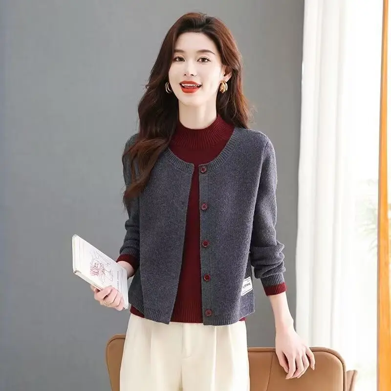 Spring Wear 2025 New Fake Two-piece Knitted Cardigan for Women Fashion Casual and Versatile Fashionable Outerwear Jacket Top