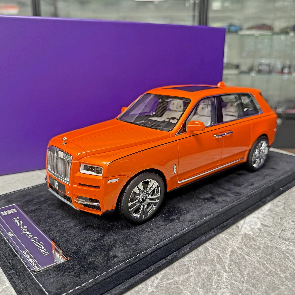 

Модель HH 1:18 Cullinan BB Orange, имитация ограниченной серии, смола, металлическая статическая модель автомобиля, игрушка в подарок